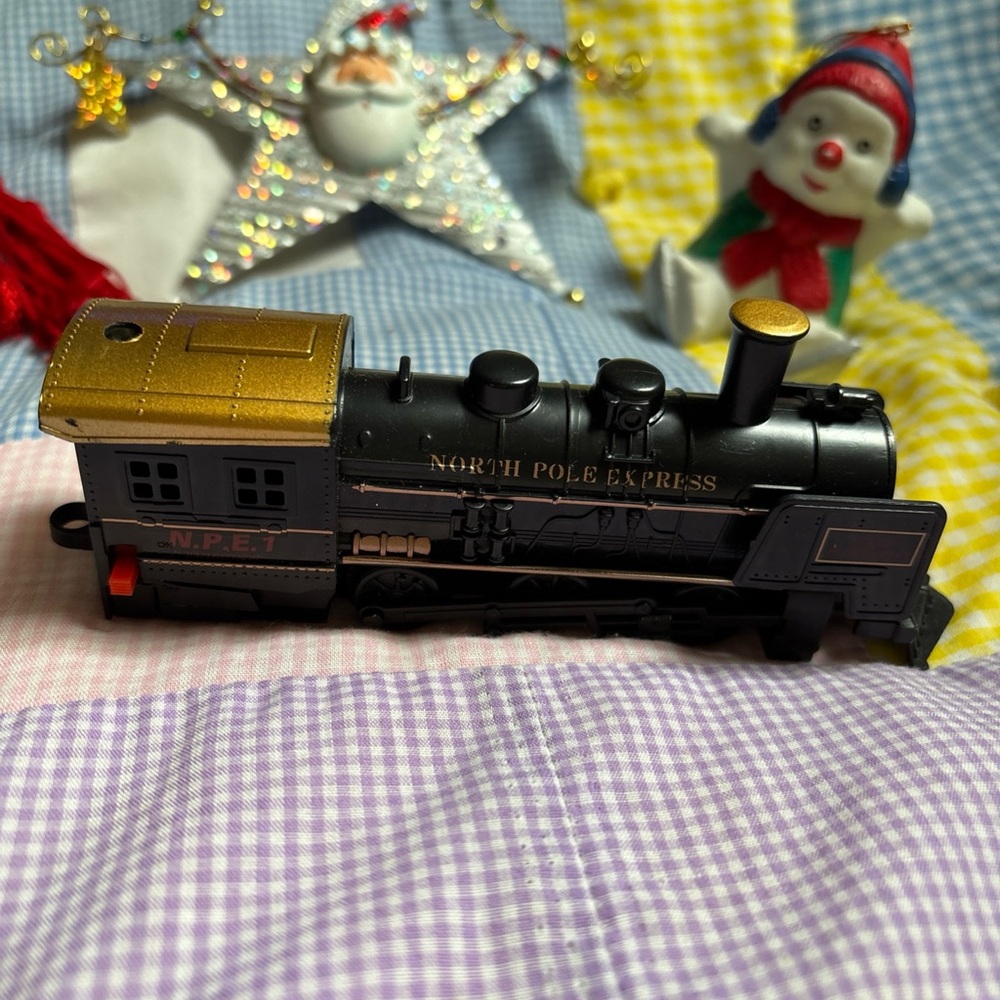 5 pc Christmas decoration lot: Starbucks Cup Ornament/train/star/trumpet/snowman - Picture 3 of 16